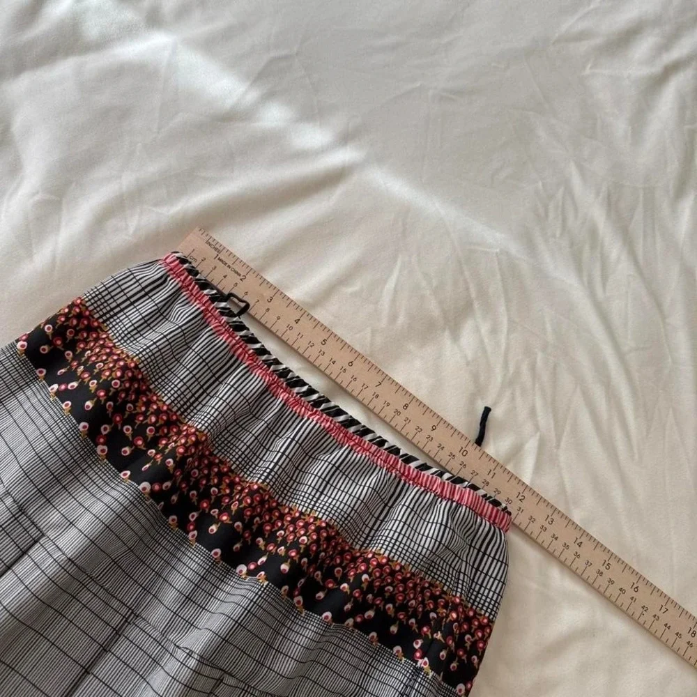 Elegant Plaid Midi Skirt - Black, Gray, Pink - Picture 3 of 3